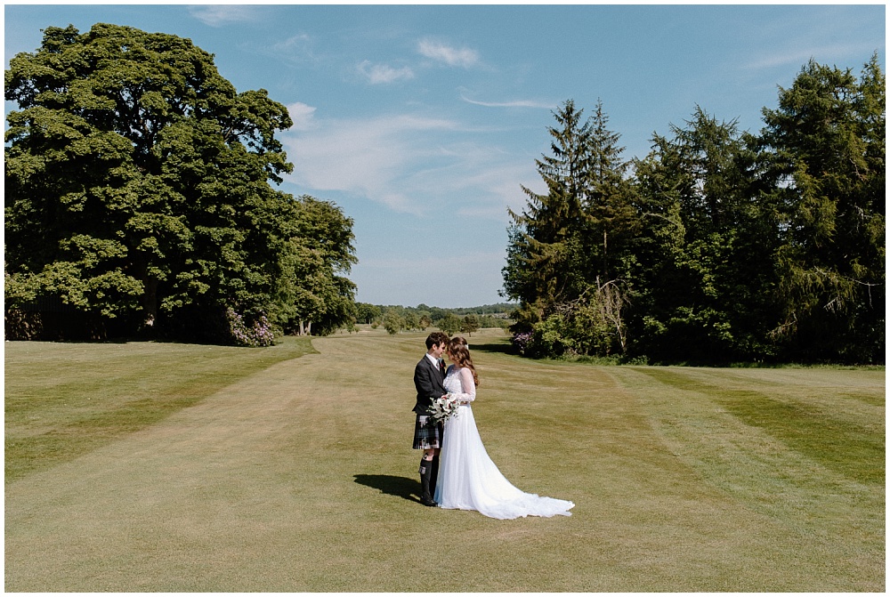 dalziel park, wedding, photographer, photography, pics, photos, bride, kilts, motherwell, carfin, scotland